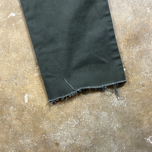 Good threads dark green cutoff pants
33 x 31 - Picture 4 of 8